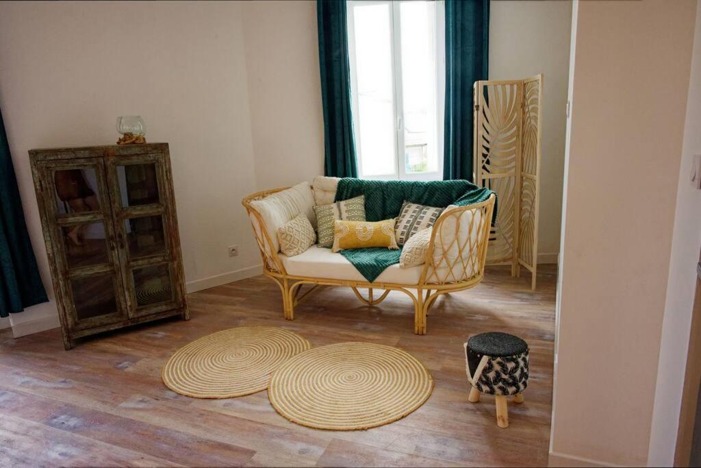 La Thoresienne Thoree-les-Pins ภายนอก รูปภาพ